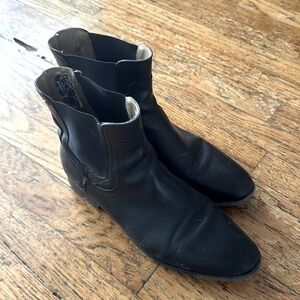 Vintage Frye Chelsea Boots.- Melissa Style